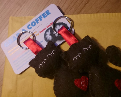 Felt cat keychain - black cat - felt accessories - Baby shower - eco friendly - gift for him - gift for her - key holder - felt animals