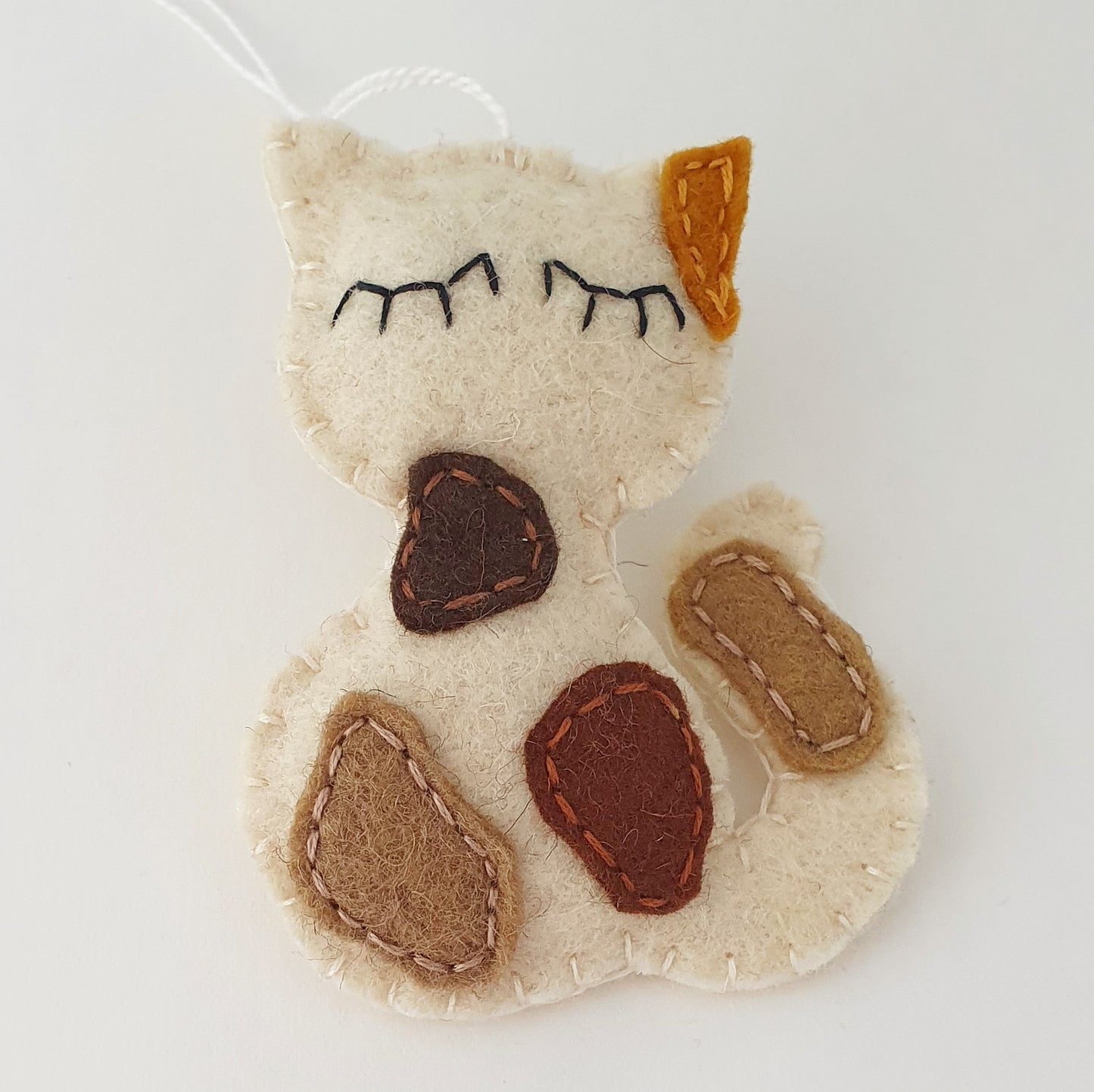 Felt calico cat ornament, felt cat ornament, felt kitty decor