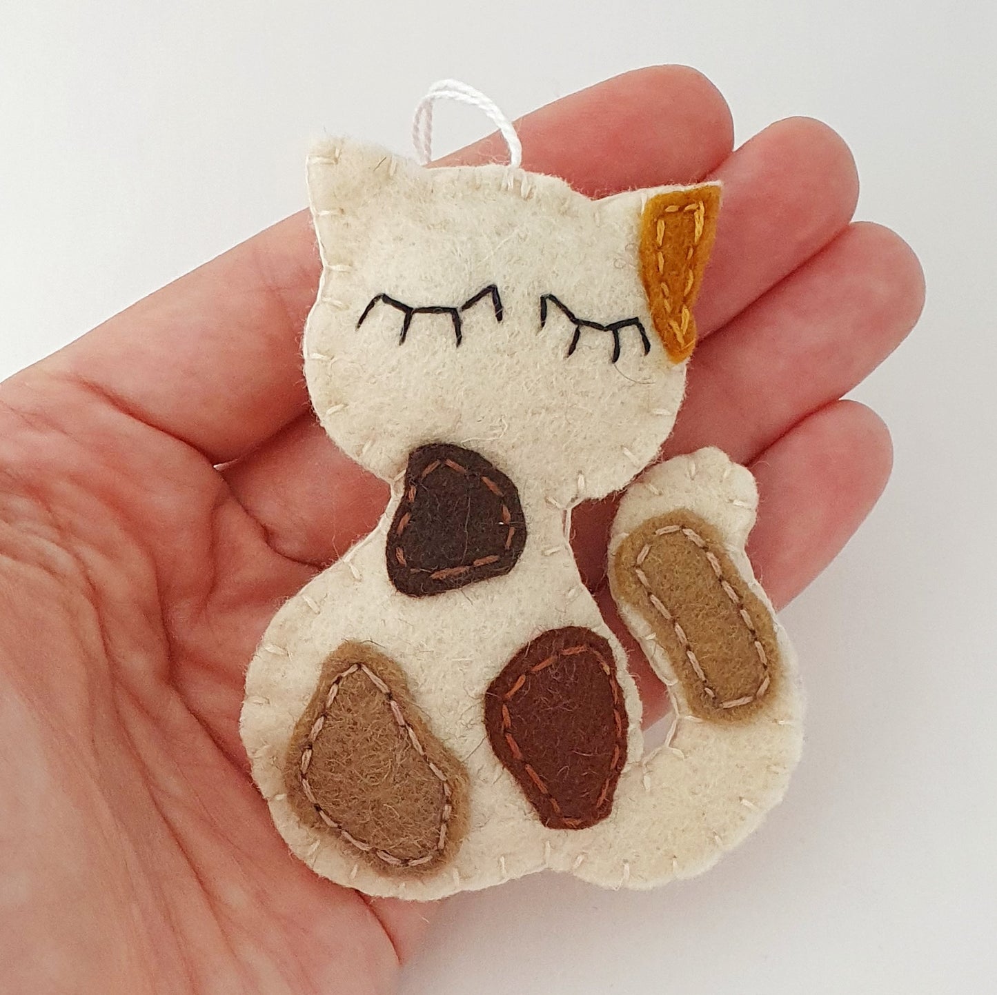 Felt calico cat ornament, felt cat ornament, felt kitty decor