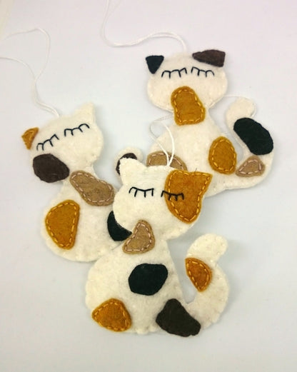 Felt calico cat ornament, felt cat ornament, felt kitty decor