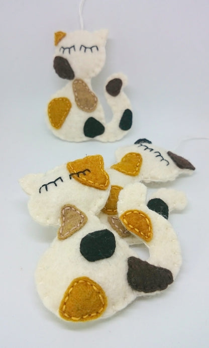 Felt calico cat ornament, felt cat ornament, felt kitty decor