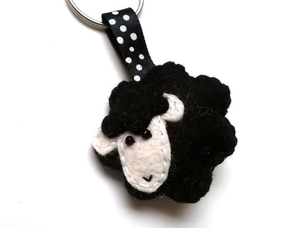Felt sheep keychain - black sheep - lamb - felt accessories - eco friendly - gift for him - gift for her - key holder - felt animals