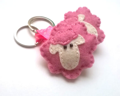 Felt sheep keychain - black sheep - lamb - felt accessories - eco friendly - gift for him - gift for her - key holder - felt animals