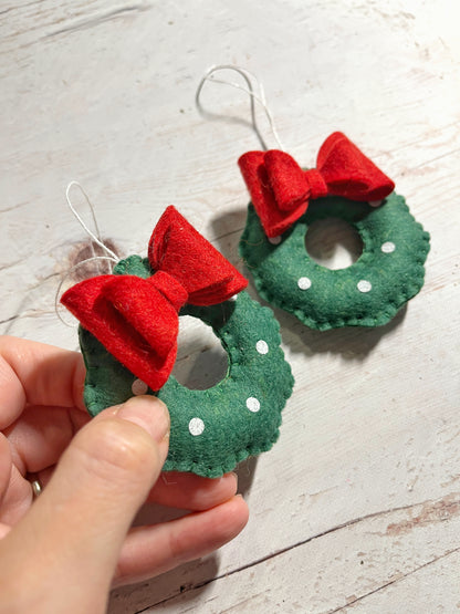 Felt Christmas wreath ornament - holiday decor