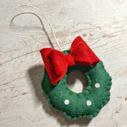 Felt Christmas wreath ornament - holiday decor