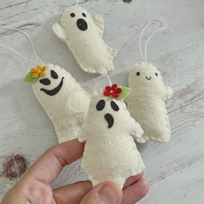 Cute GHOST ornaments SET OF 4 - Halloween decor - handmade felt ornaments