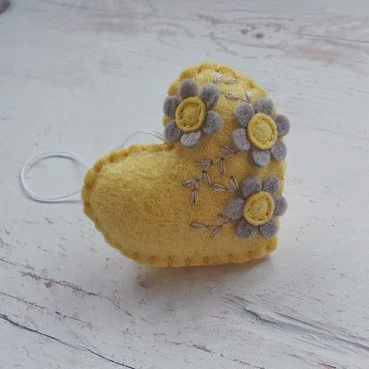 Flowers heart ornament