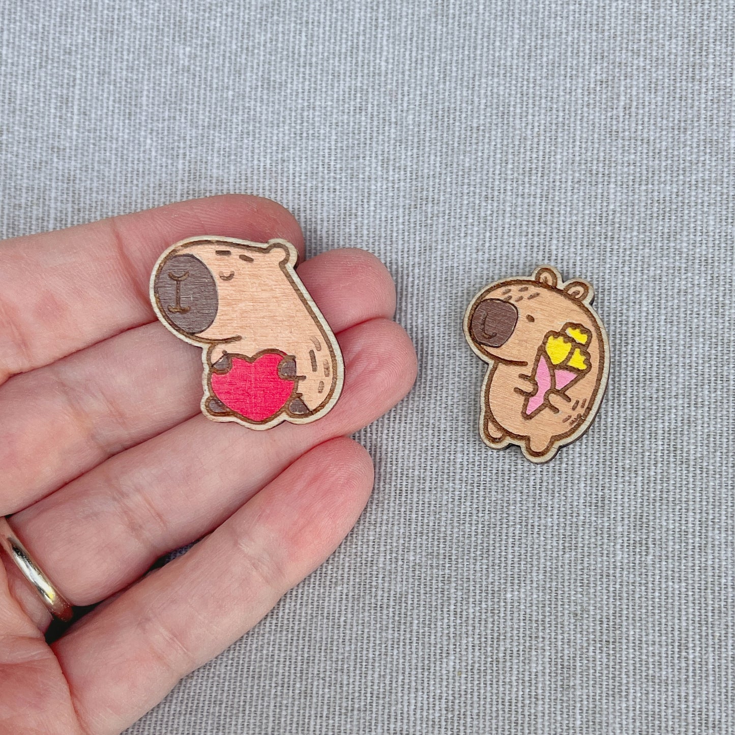 Wooden Capybara Pocket Hug Token – Hand‑Painted Mini Gift | 2 Styles + 2 Poem Cards