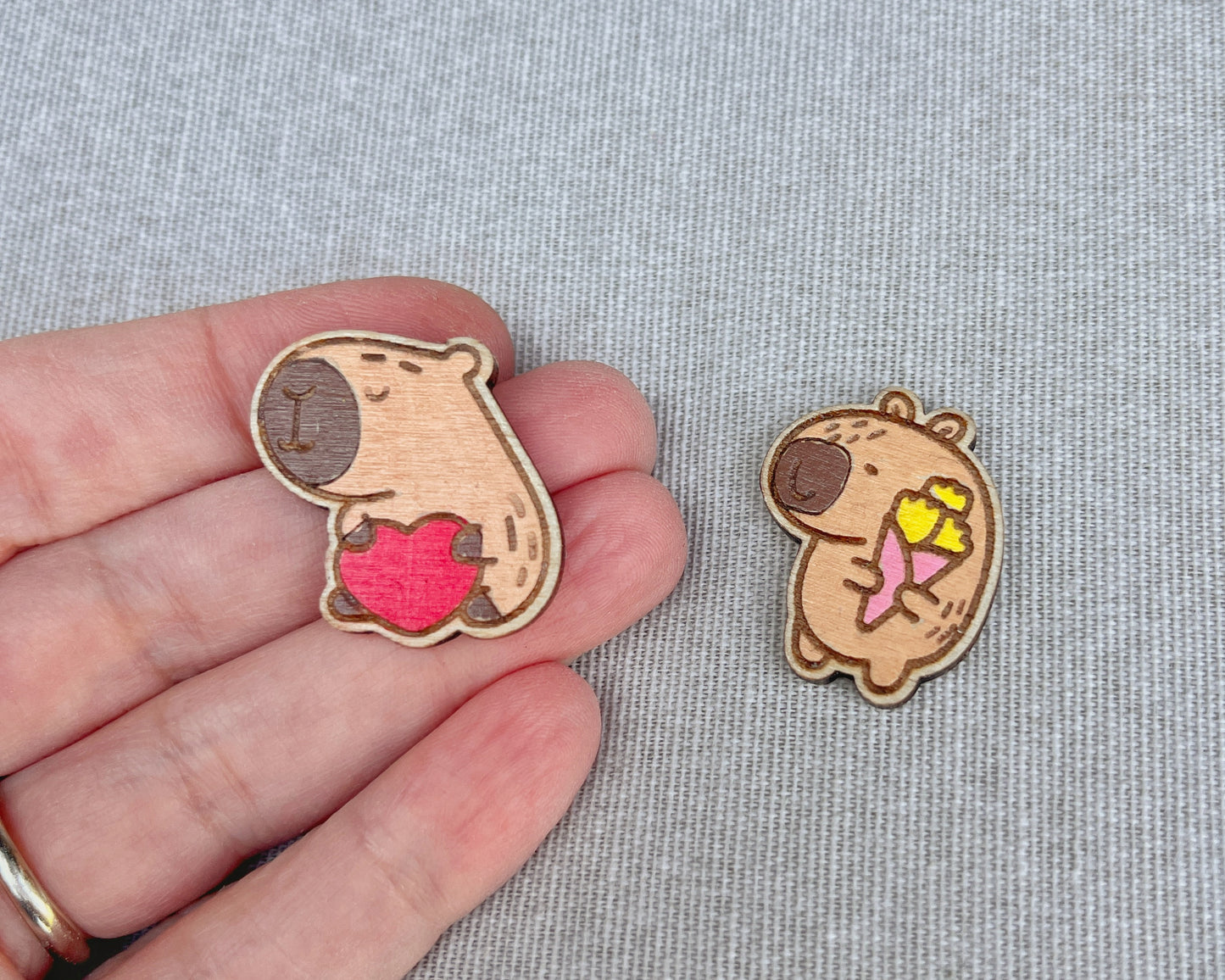 Wooden Capybara Pocket Hug Token – Hand‑Painted Mini Gift | 2 Styles + 2 Poem Cards