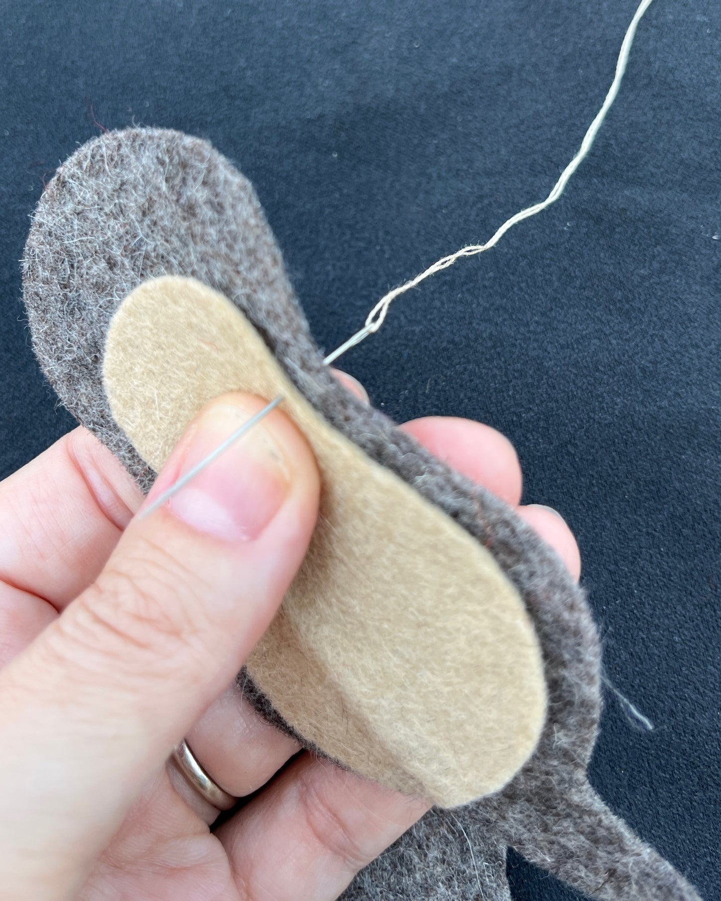 DIY Felt Otter Ornament Pattern PDF – Cute Otter Holding Heart Sewing Tutorial – Handmade Gift Decoration