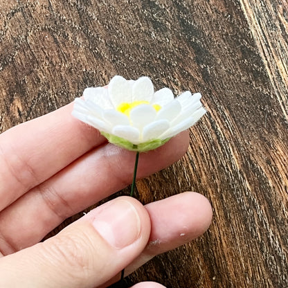 Felt Daisy Flower Stem – Handmade Chamomile Daisy – White & Yellow – No Leaves – 1/3/5/15 Stems – Felt Floral Home Decor or Gift