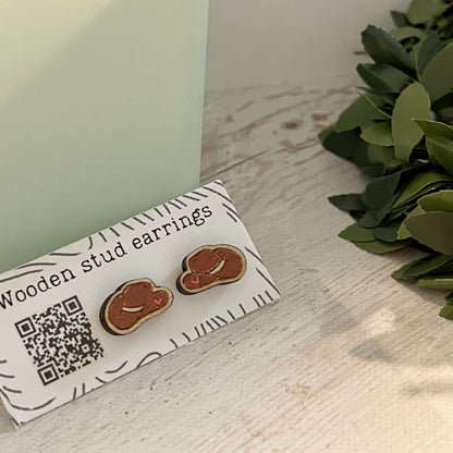 Mini Cowboy Hat Stud Earrings – Western Style with Heart – Cute Wooden Earrings – Country Girl Gift – Laser Cut Jewelry