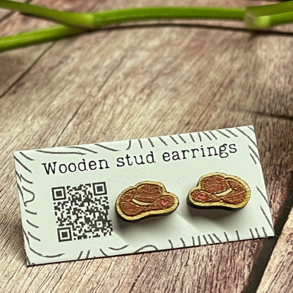 Mini Cowboy Hat Stud Earrings – Western Style with Heart – Cute Wooden Earrings – Country Girl Gift – Laser Cut Jewelry