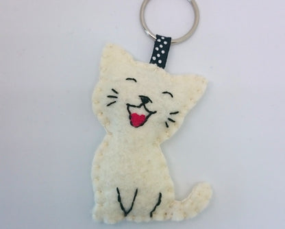 Smiling cat keychain - white kitty - felt accessories - Baby shower - eco friendly - gift for him - gift for her - key holder - felt animals