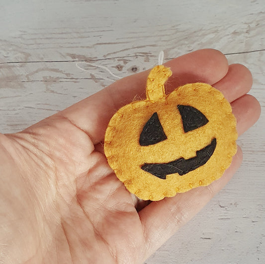 Pumpkin lantern ornaments - Halloween décor