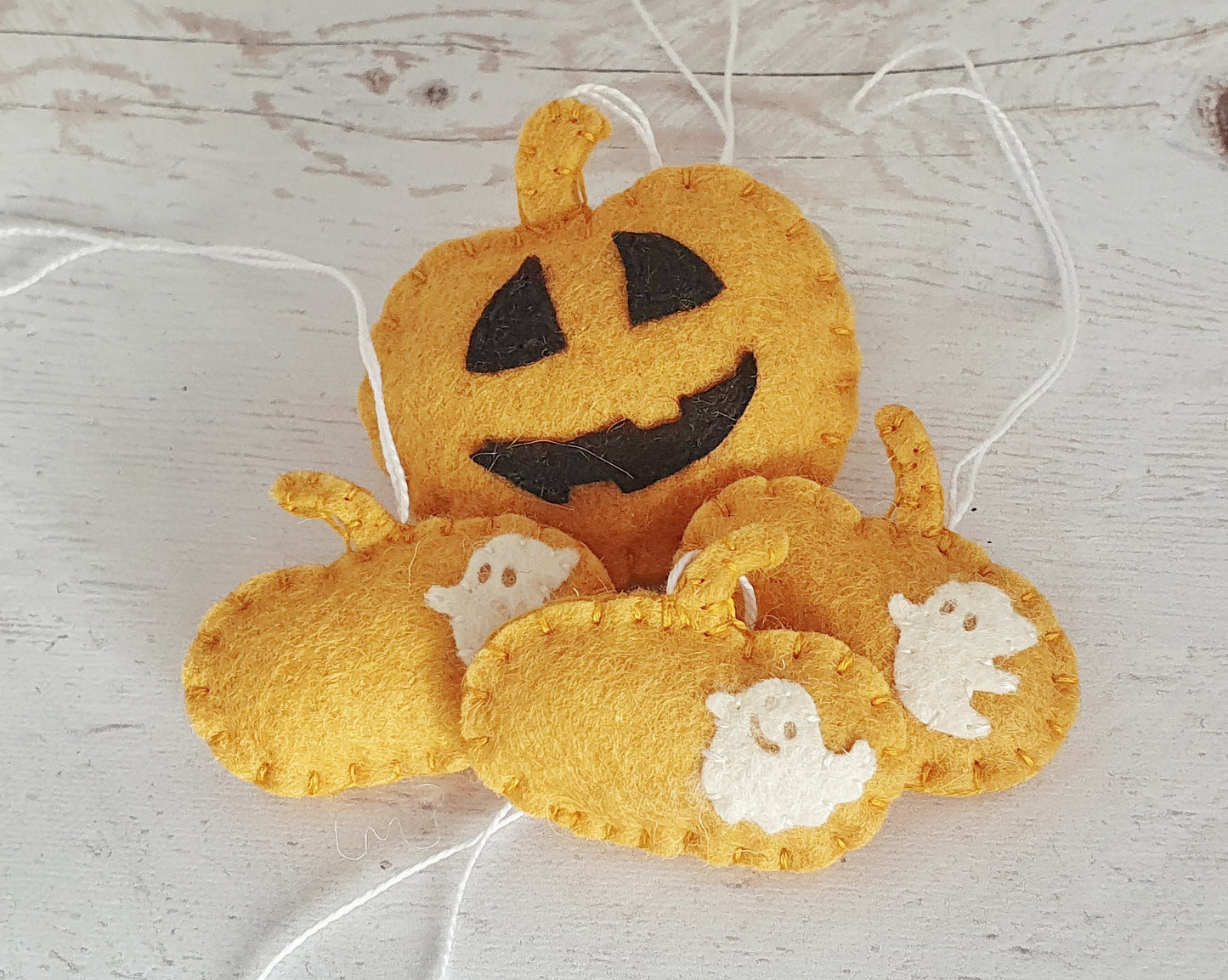 Felt pumpkin ornaments with small ghosts - SET OF 5 - Halloween decoration