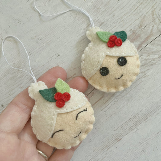 Felt Mrs. Claus ornament with leaves, Santa Grandma