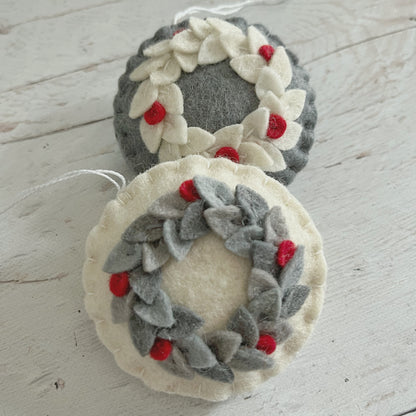 Felt Christmas round ornament with wreath leaves