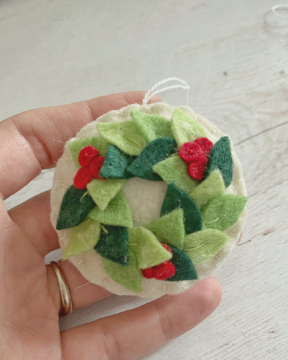 Felt Christmas round ornament with wreath leaves