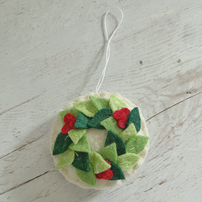 Felt Christmas round ornament with wreath leaves
