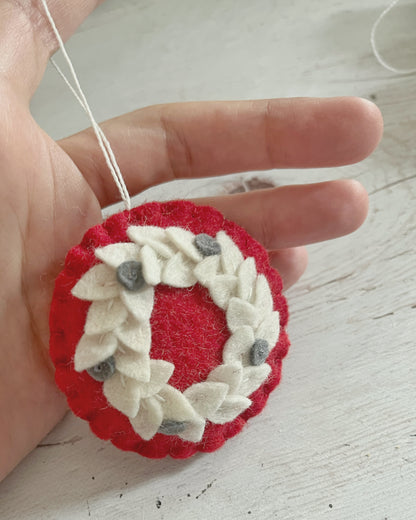 Felt Christmas round ornament with wreath leaves