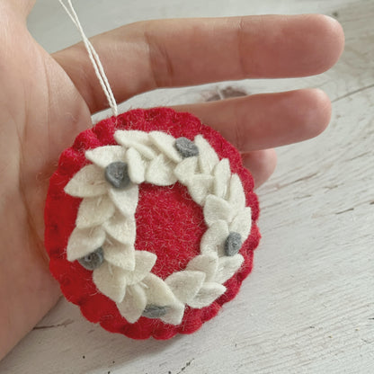 Felt Christmas round ornament with wreath leaves