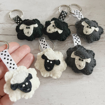 Felt sheep keychain - black sheep - lamb - felt accessories - eco friendly - gift for him - gift for her - key holder - felt animals