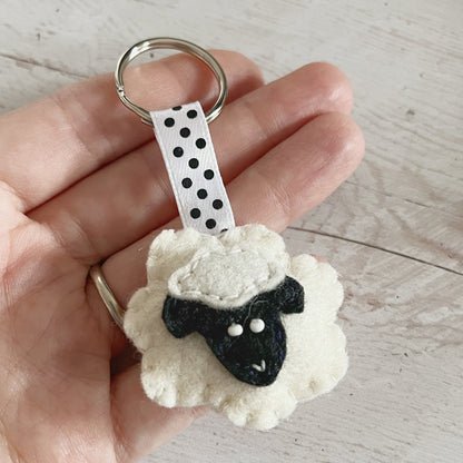 Felt sheep keychain - black sheep - lamb - felt accessories - eco friendly - gift for him - gift for her - key holder - felt animals