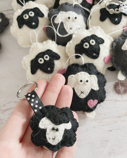 Felt sheep keychain - black sheep - lamb - felt accessories - eco friendly - gift for him - gift for her - key holder - felt animals