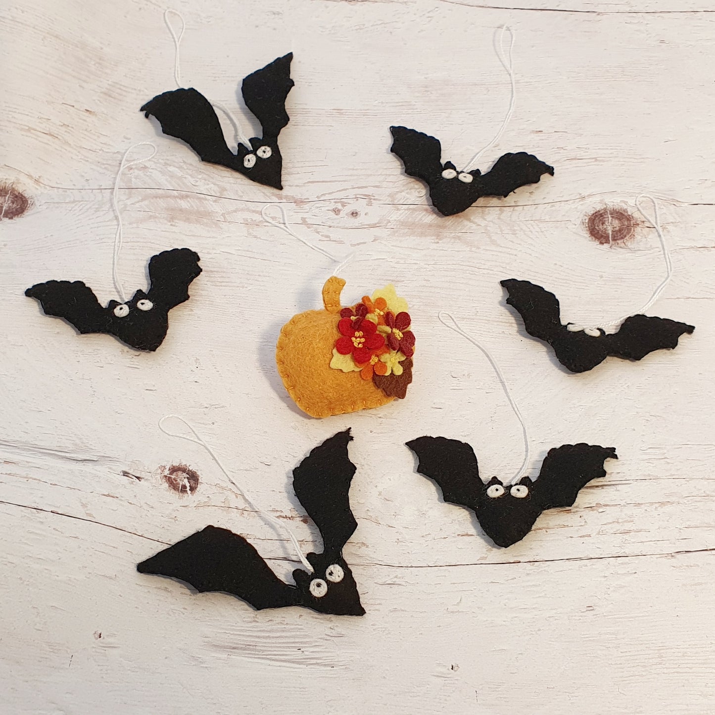 Mini BAT ornament SET OF 5 - halloween decor - handmande felt ornaments - felt bats