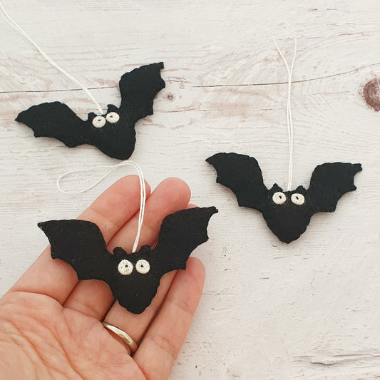 Mini BAT ornament SET OF 5 - halloween decor - handmande felt ornaments - felt bats